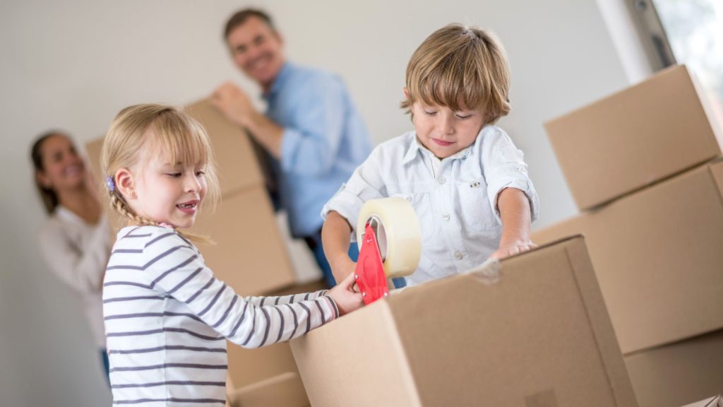 Personal Shipping Tips for Moving with Children